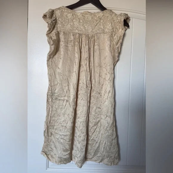 Designers original satin silk heavy thread embroidered mini frill dress - Picture 5 of 5